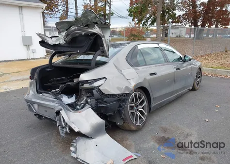 2024 BMW 740I xDrive z USA, uszkodzony, nr VIN WBA33EH08RCR00014